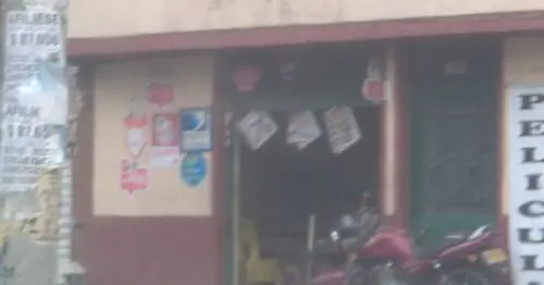 TIENDA DE BARRIO CALLE 70A CON 86A TIENDA DE BARRIO CALLE 70A CON 86A